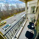 Regatta Park 1br Exclusive Parking Included