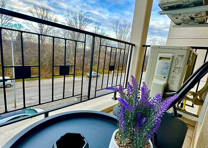 Апартамент Regatta Park 1br Exclusive Parking Included